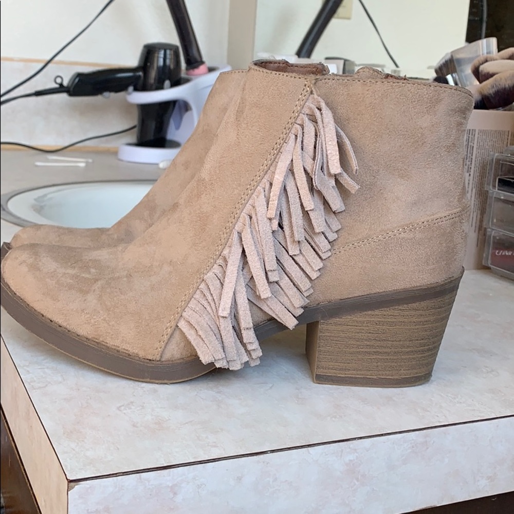 Mossimo supply co  women’s size 8 boot